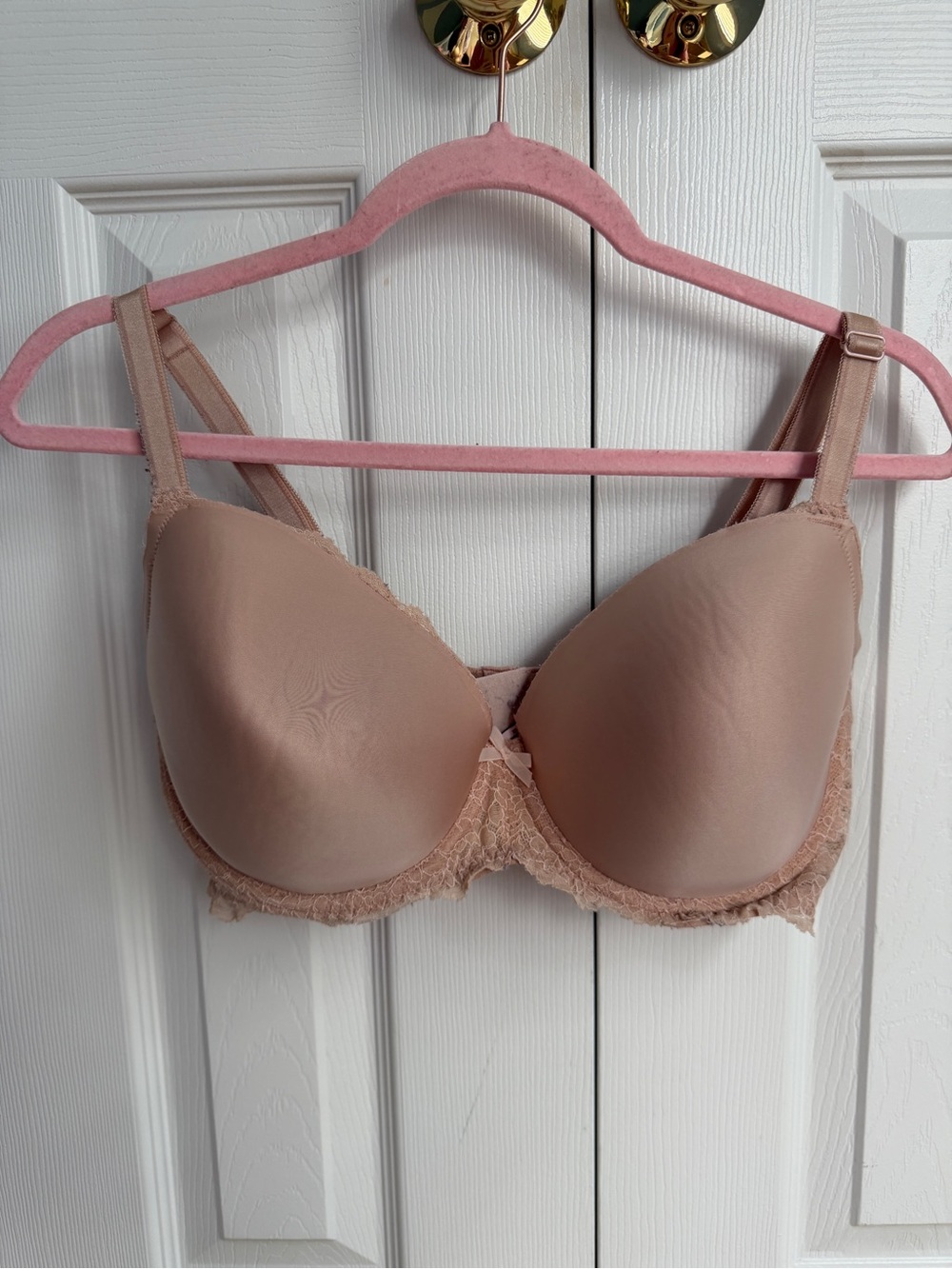 Victoria's Secret Nude Lace-Trim T-Shirt Bra - Picture 1 of 4